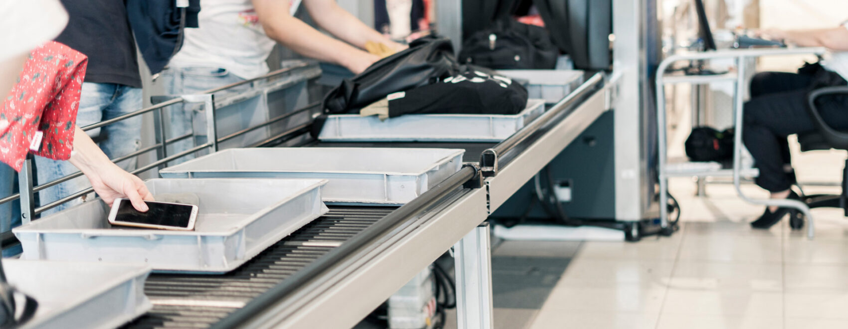 airport security line
